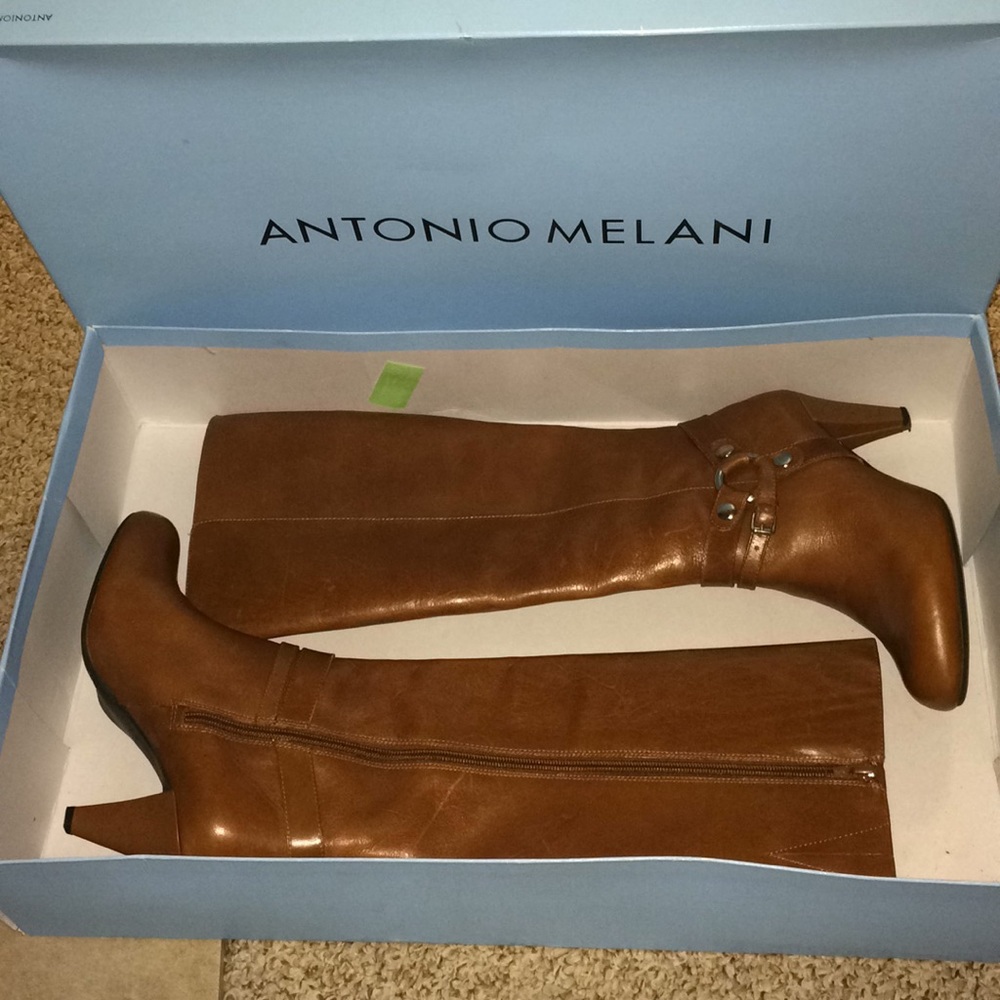 Women’s mid calf Sz 6.5M Boots